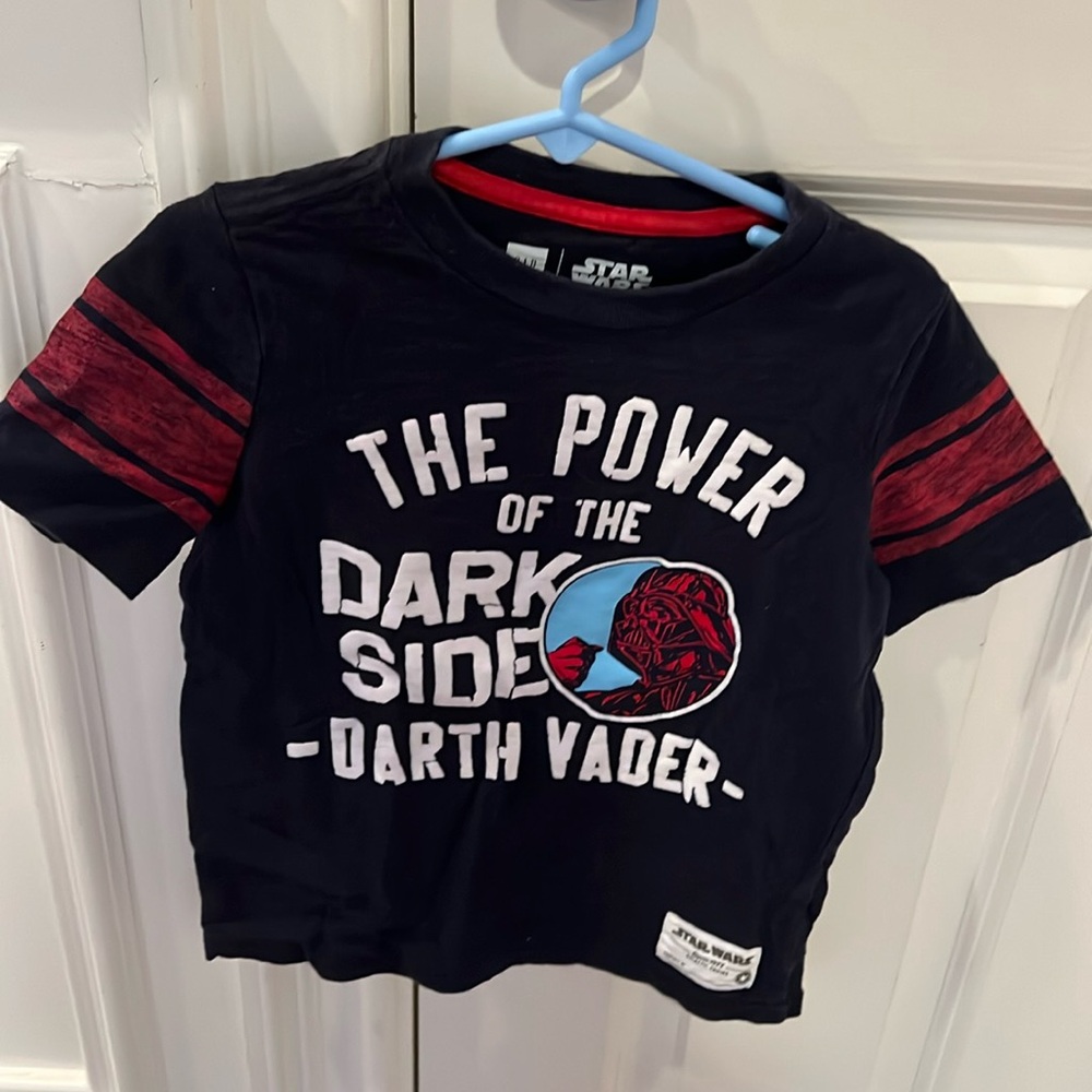Gap Star Wars t shirt with Darby Vader size XS